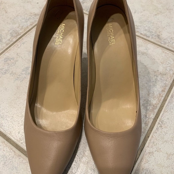 Michael Kors Women's Beige Heels - Picture 1 of 3